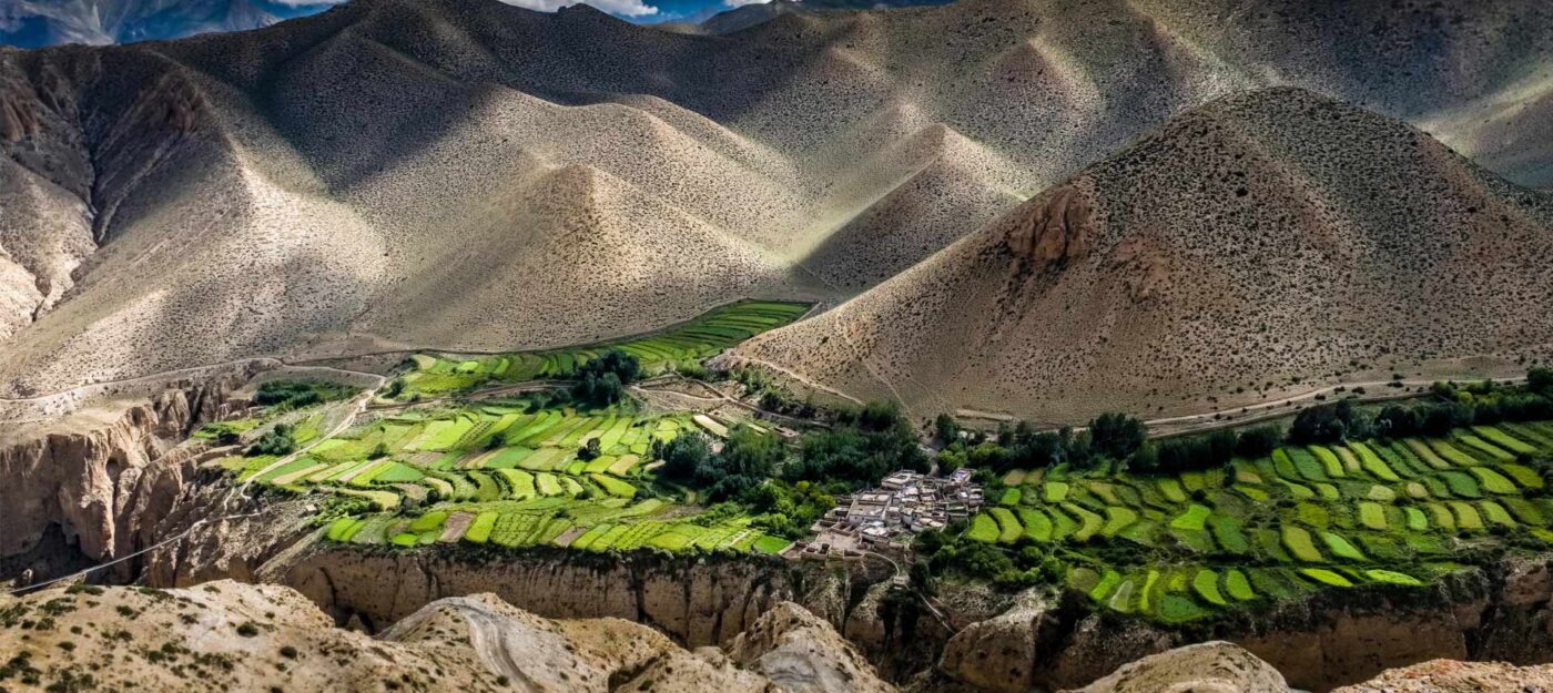 Upper Mustang Valley view